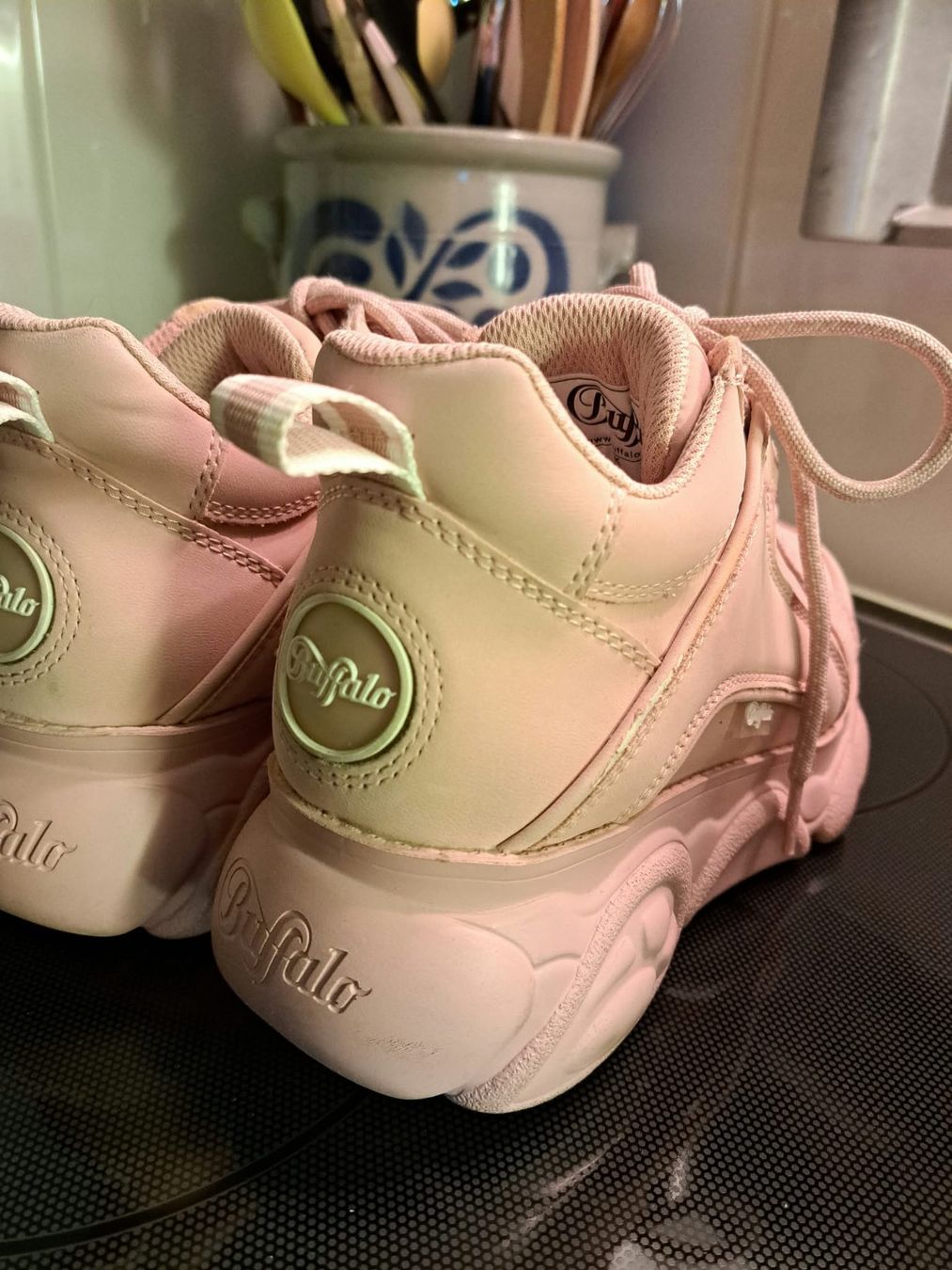 Buffalo Scarpe da donna: buffalo rosa/pink/weiss 2er set – Usato da Sisseln AG venduto da schenk-figuren 6