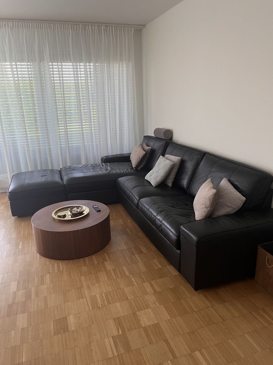 Sofas: Ecksofa Leder schwarz mit  Ottomane – Gebraucht aus Küsnacht ZH von Johnni1