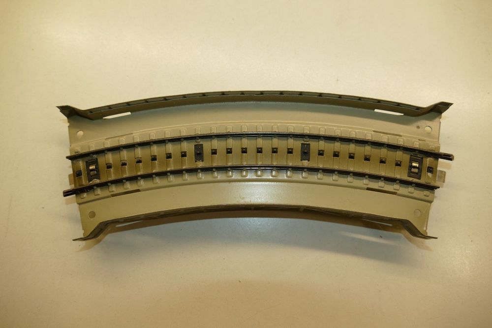 Produktbild von Märklin 7267 – Gebogenes Rampenstück Für Spur H0 | Krümmungsradius 360 Mm, Für Kunststoff- & Metallgleise