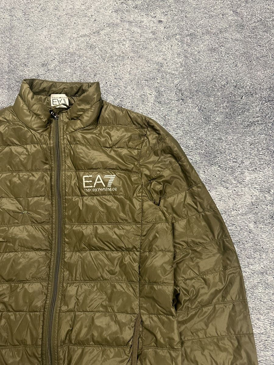 Armani Giacche: EA7 Daunenjacke Herren Khaki Grösse S  – Usato da Luzern venduto da 041Vintage 1
