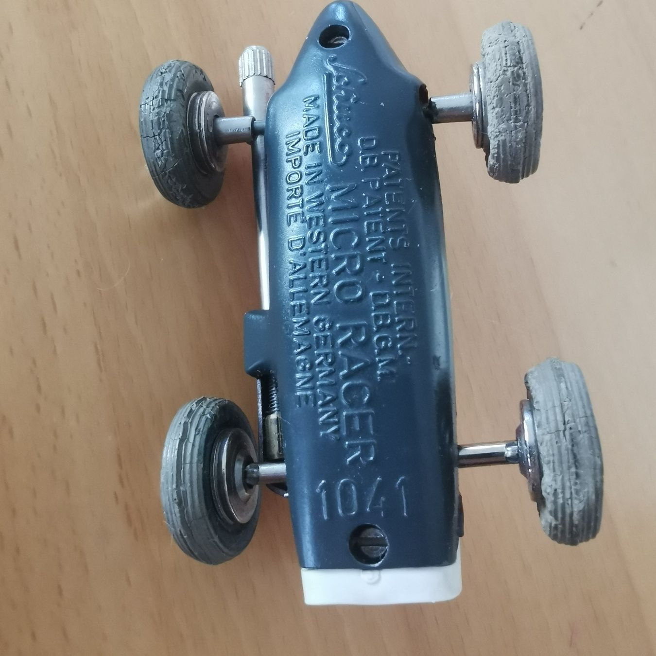 Schuco Modellautos: Schuco Rennwagen Nr. 1041, rot, mit Box – Gebraucht aus St.Gallen von Tamal0204 6