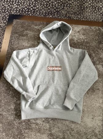 Supreme hoodie