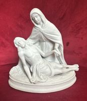Antike französische Pietà-Statue aus weißem Biskuitporzellan
