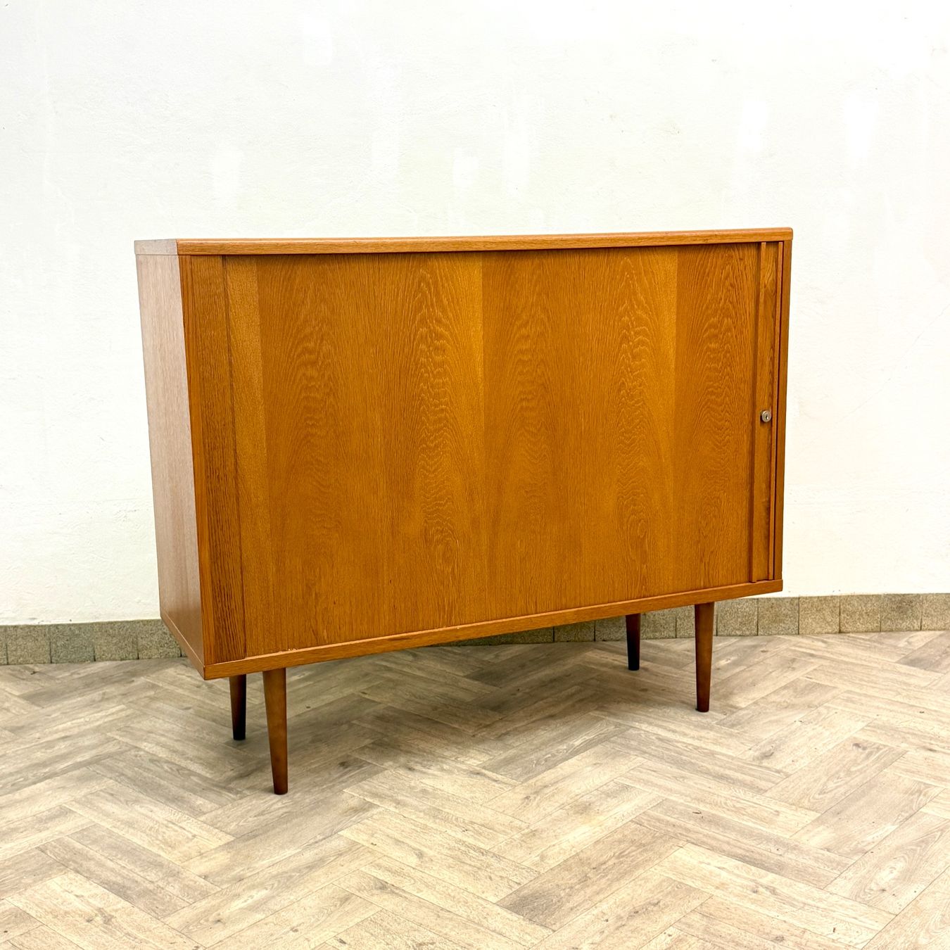 Cassettiere: Mid Century Sideboard mit Tambour-Doors ab 1.00CHF – Usato da basel venduto da vintory.ch 5