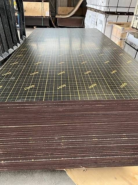 Articoli in legno: Holzplatten /Phenolharzplatten – Usato da Mauren venduto da Fuerst1 1