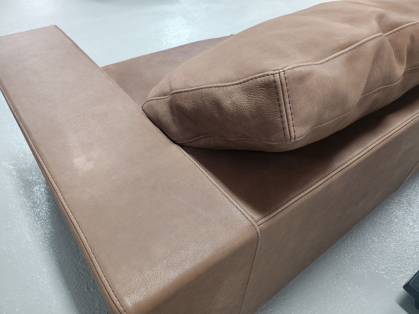 Baxter Divani: Baxter - Budapest 2-Sitzer-Sofa by Paola Navone – Usato da Nijmegen venduto da HermsenDesign 2