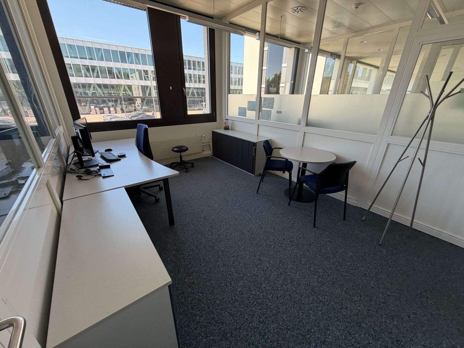 Scrivanie: Hochwertige Büromöbel – Usato da Zürich venduto da PIPM_Switzerland 2