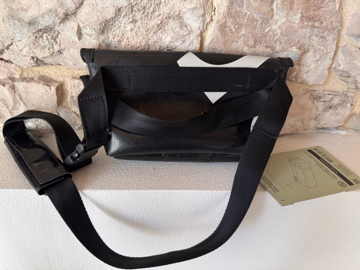 Freitag Borse: Freitag F40 Jamie Black and white – Usato da Arsiè venduto da Marydema76 1