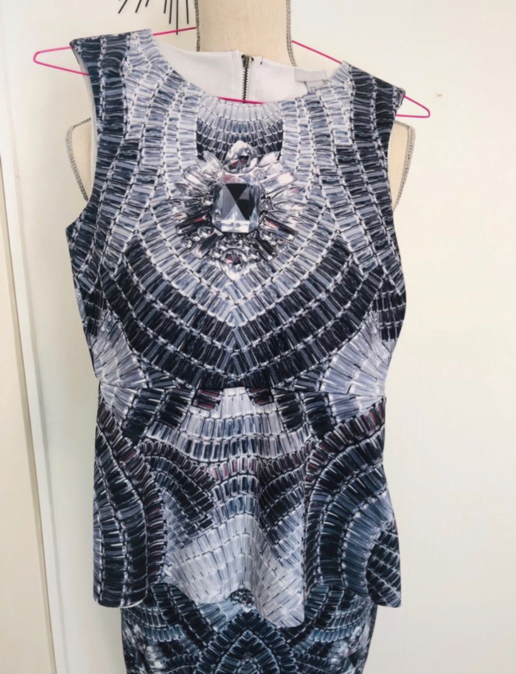 Lotti di vestiti: Neuf: Ensemble top + jupe, H&M, XS-S – Nuovo (secondo la descrizione) da Carouge GE venduto da Emilynette 1
