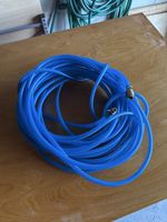 Druckluftschlauch mit Kupplung, etwa 20 Meter