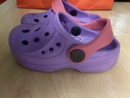 Kinder Clogs Grösse 22 lila guter Zustand