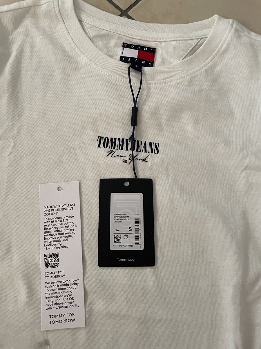 Tommy Hilfiger T-shirts: T-shirt Tommy Hilfiger – Neuf avec emballage d'origine à Gorduno par cha_9lgw 1
