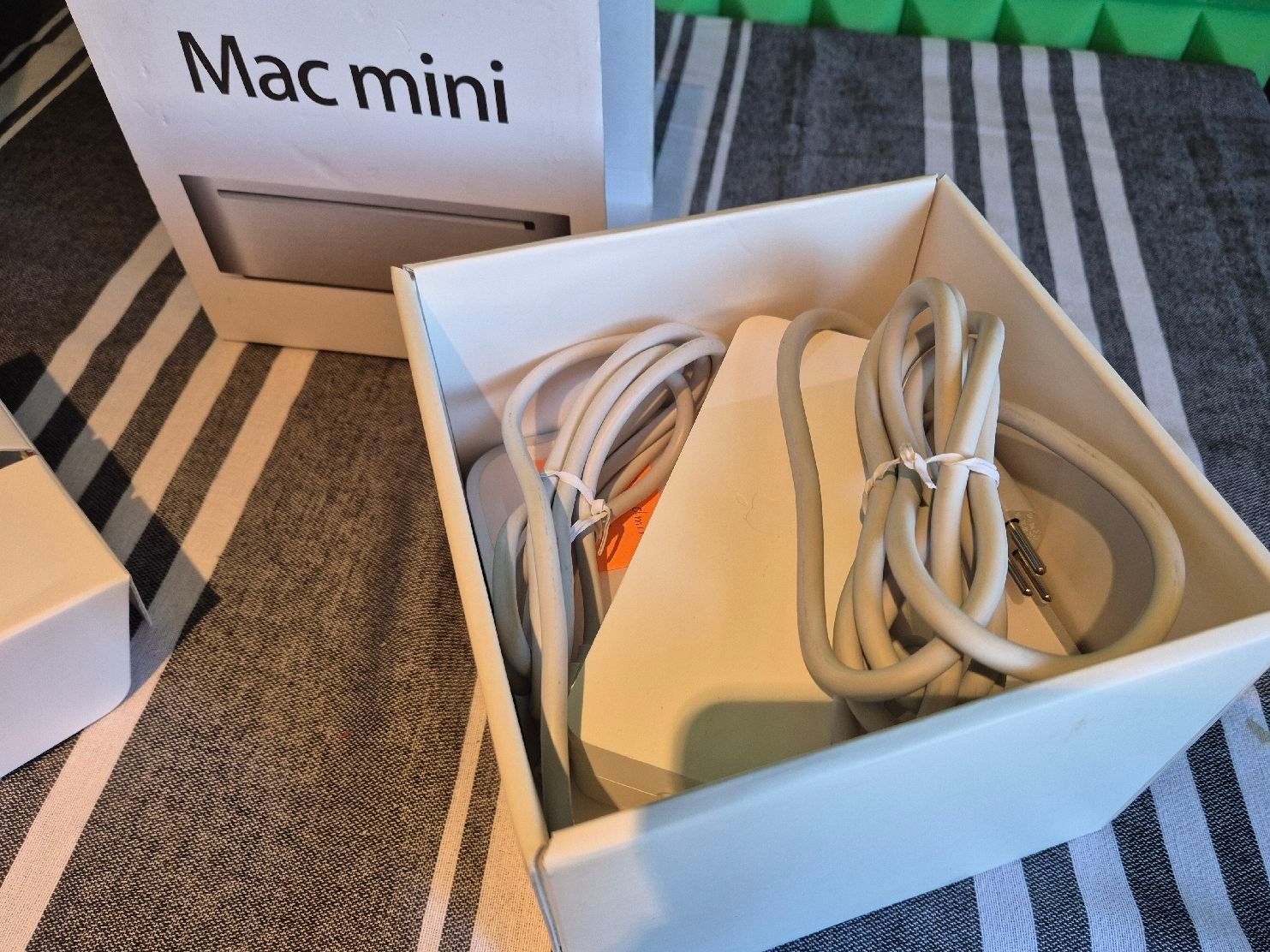 Apple PCs: Mac Mini 2009, 2.0GHz, 4GB RAM - Un classique Apple! – Gebraucht aus Domdidier von breathing 4