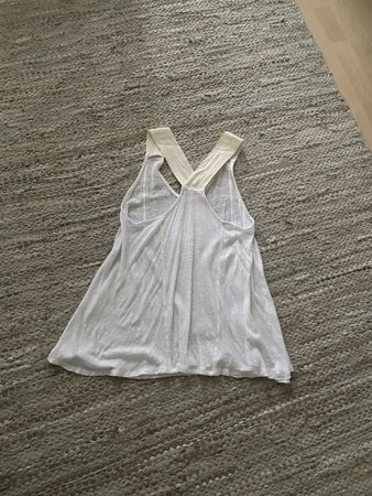Zara/Tanktop weiss mit speziellem Rückenausschnitt