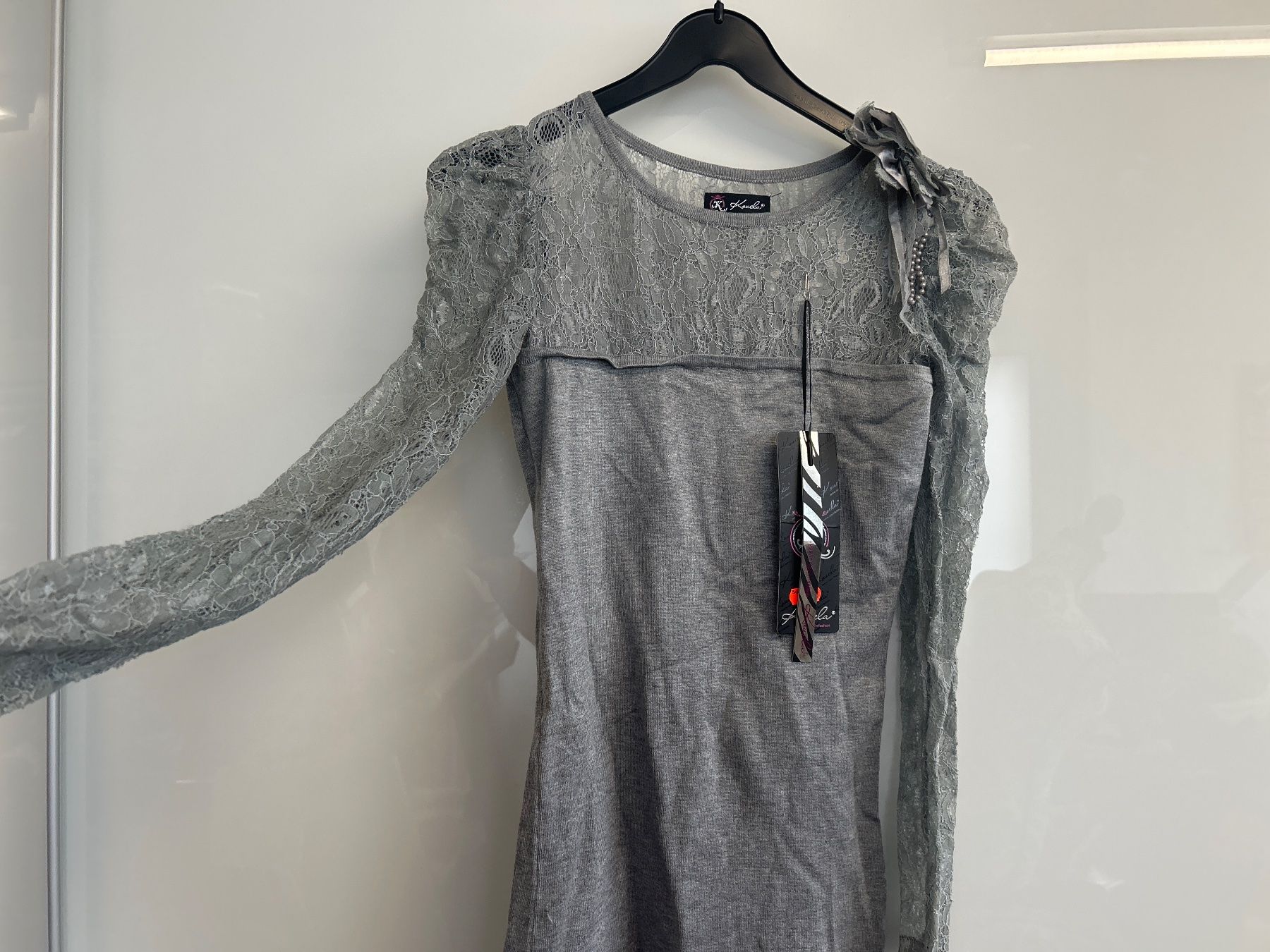 Maglioni & Felpe: Pullover Lang Figurbetont mit Spitze 1 Size Neu – Nuovo e nell'imballaggio originale da Regensdorf venduto da Spyke55 2