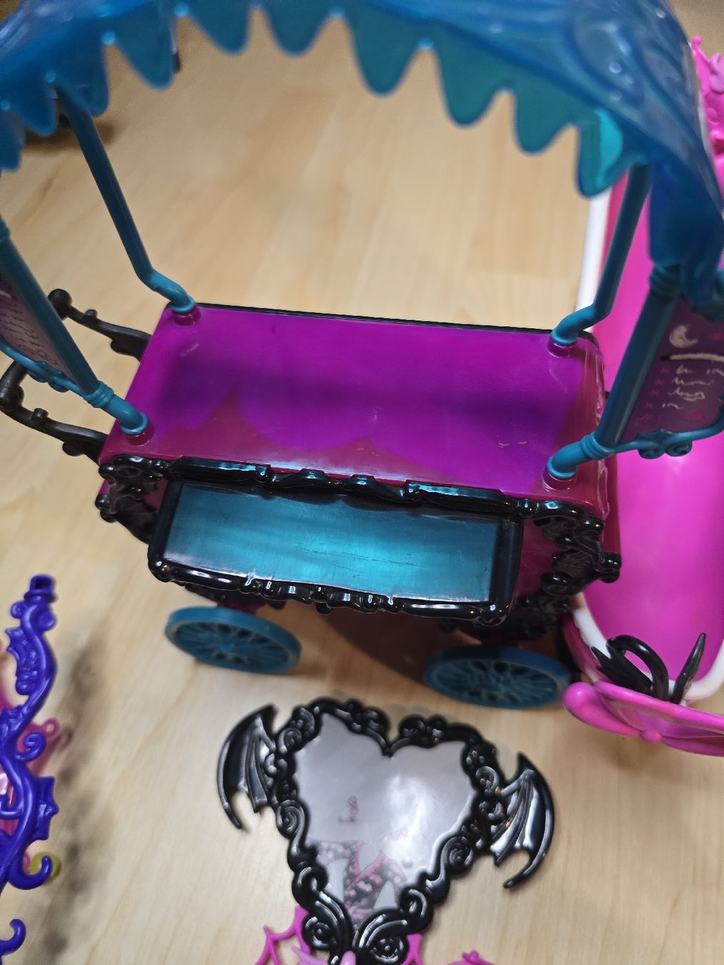 Giocattoli: Monster High Möbel – Usato da Büsserach venduto da sobis.trade 5
