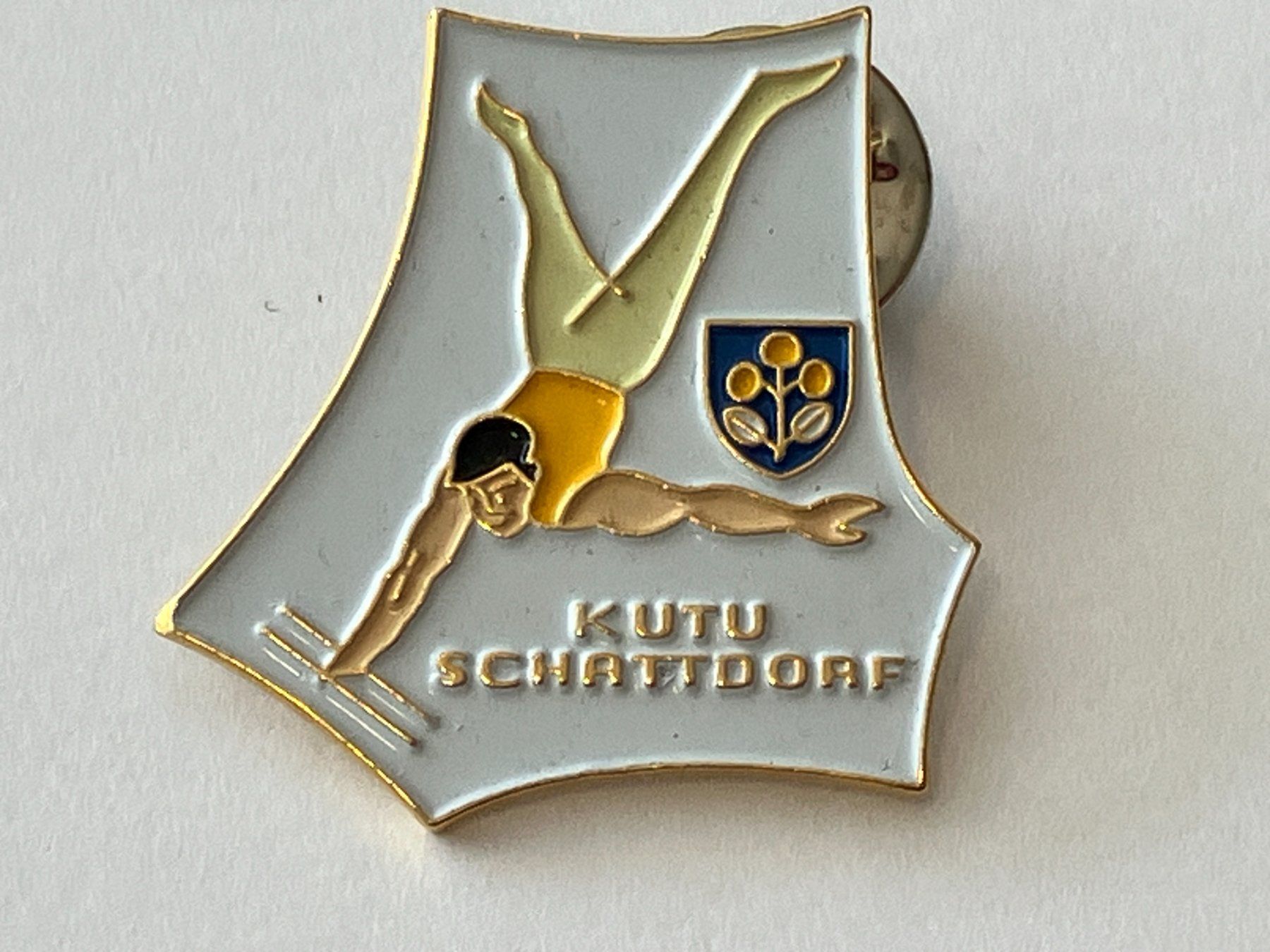 Placchette & Badge: 1 Pin Kutu Schattdorf Kunstturnen – Usato da Basel venduto da djwwpp