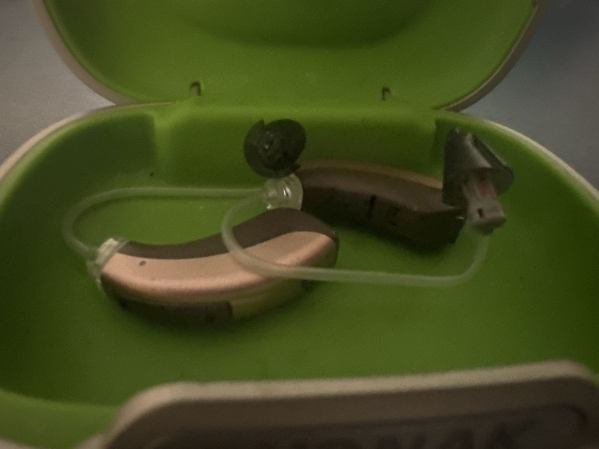 Phonak Attrezzature mediche: Widex Hörgeräte mit phonation Box beige – Usato da Belp venduto da M.X 5