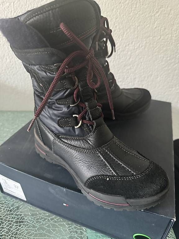 Scarpe da donna: Tommy Hilfiger Navi Black  – Usato da Bern venduto da Ninitto 2