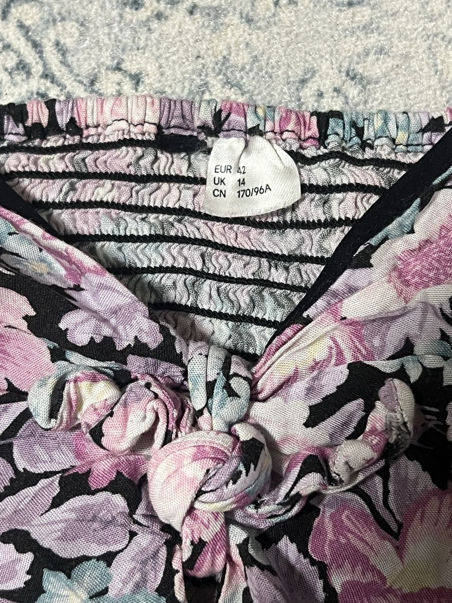 H&M Tops: Blumen Top von H&M, Grösse 42 – Gebraucht aus Basel von niki7v 2