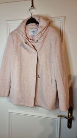 Only Jacke Größe 40/L💫