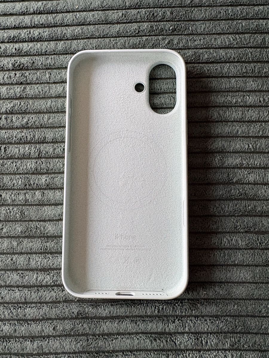 Apple Coques & Protection écran: iPhone 16 Plus Hülle Apple Silikon - Aquamarin  – D'occasion à Zürich par lea_8jrs 1