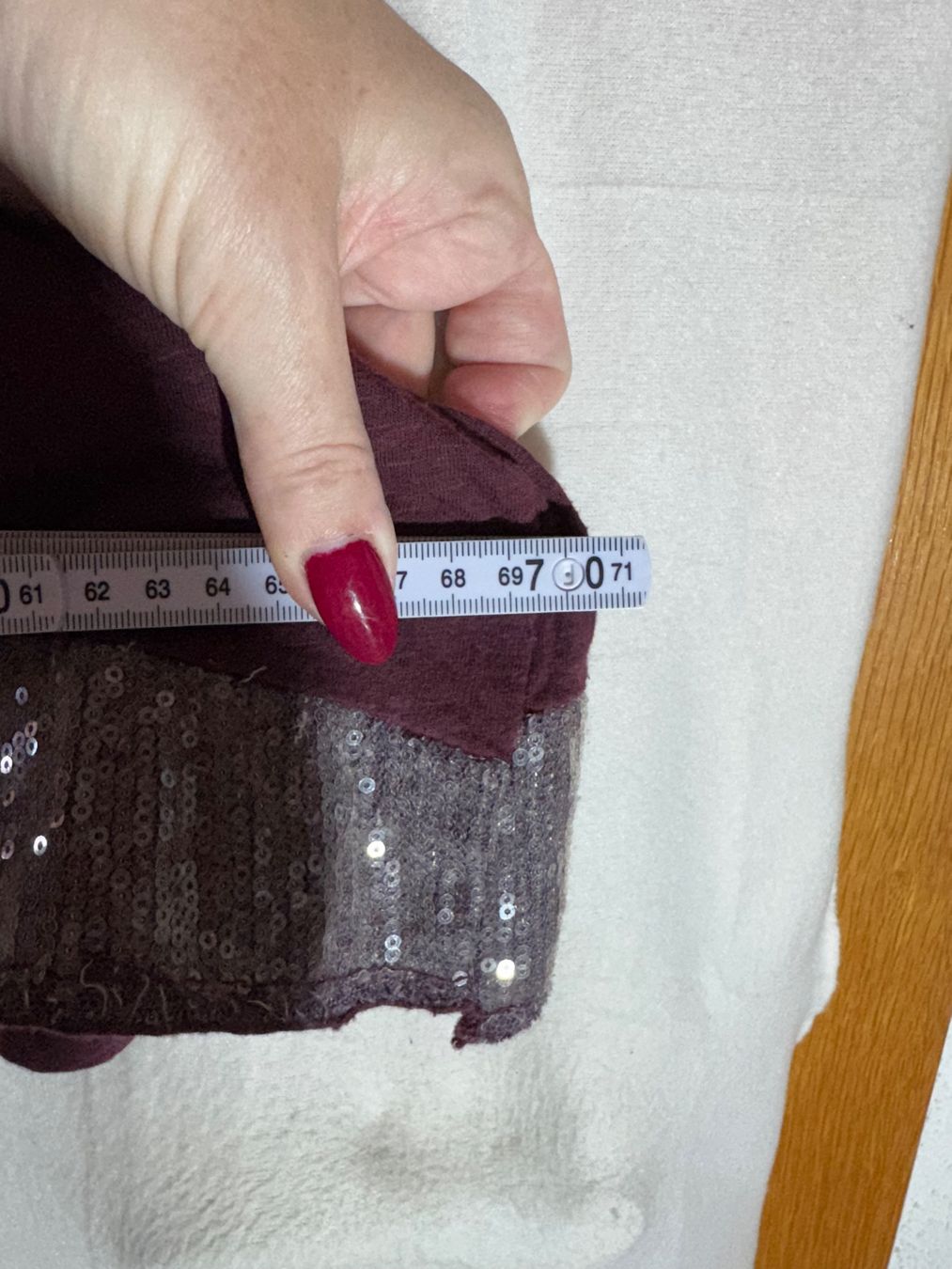 Maglioni & Felpe: Dunkelroter Pullover mit Pailletten ca Gr. M/L – Usato da Grosswangen venduto da second_hand_dress 3