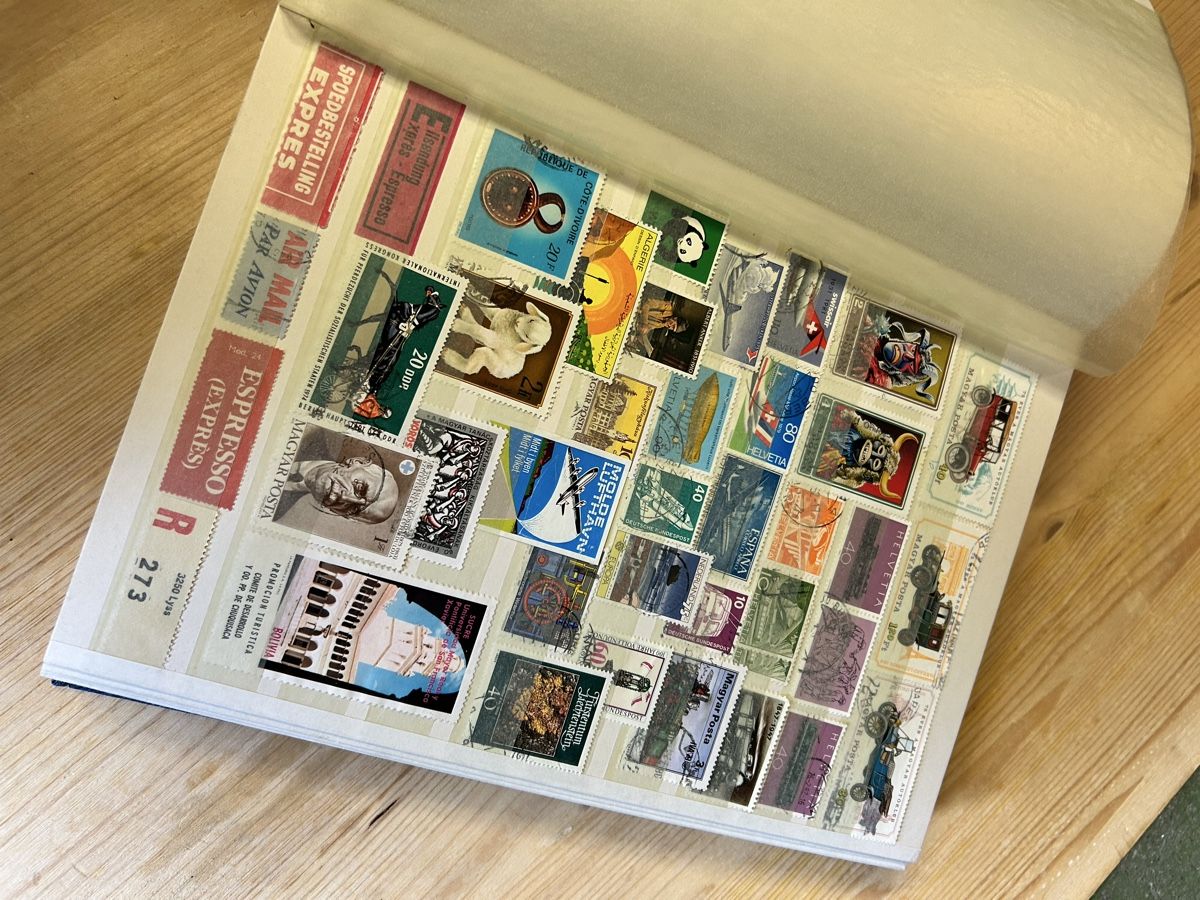 Alle Briefmarken: Briefmarken Album mit Sammlung  – Gebraucht aus Bremgarten b. Bern von Thermes 2