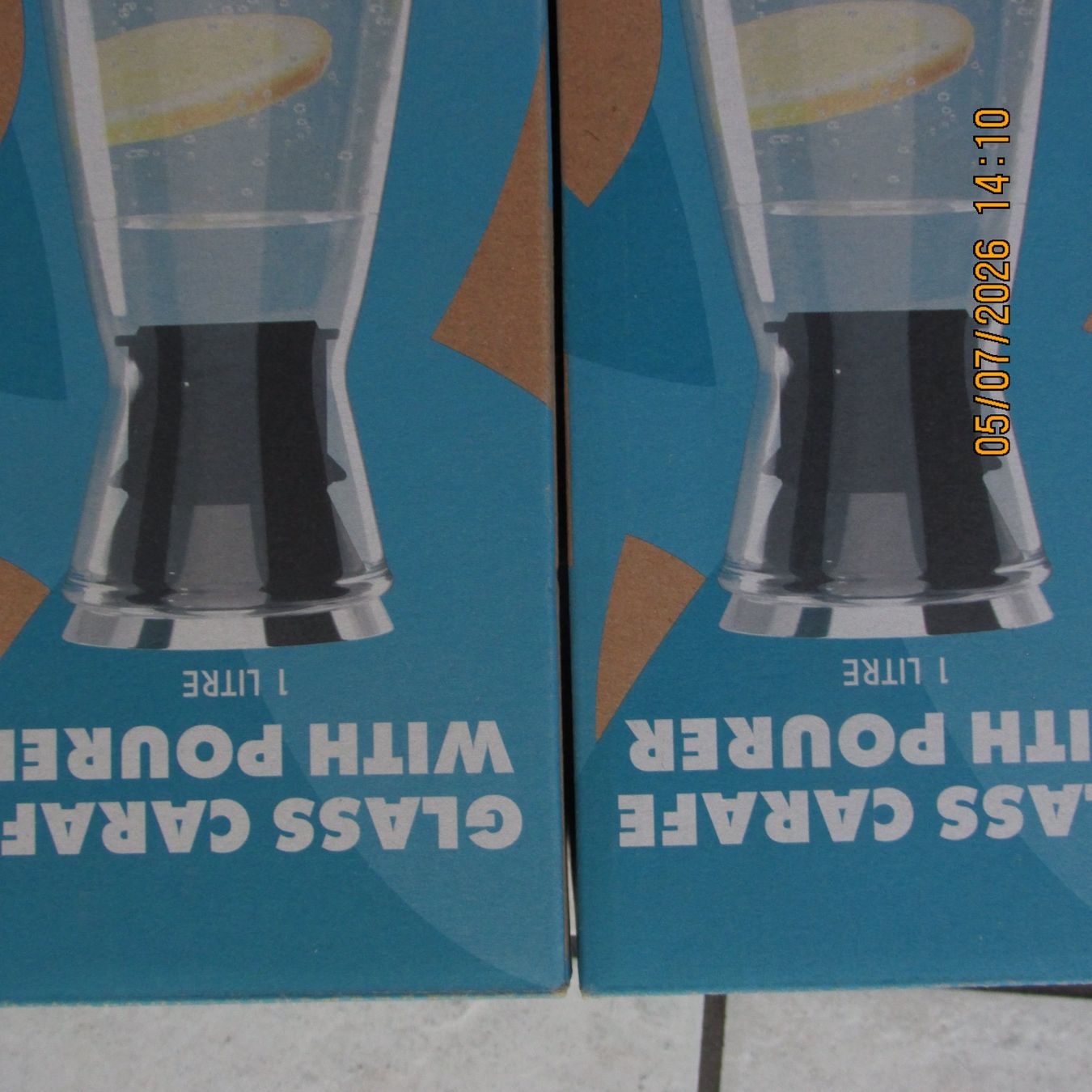 Caraffe: 2x Glaskaraffe mit Ausgiesser 1 Liter neu – Nuovo e nell'imballaggio originale da Galgenen venduto da Forflowers 1