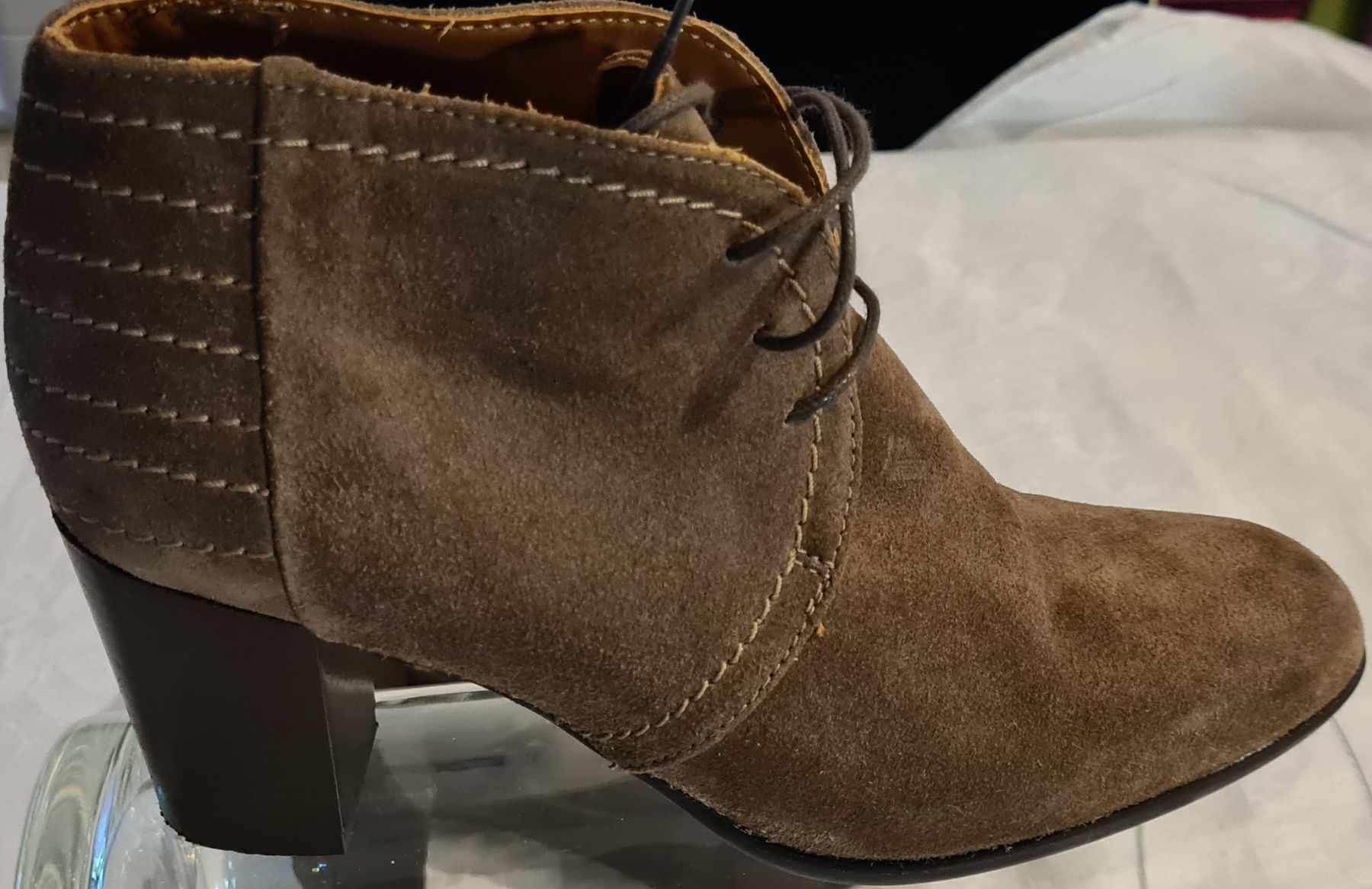 Scarpe da donna: Bottines Heyraud daim marron automne pointure 37 – Nuovo (secondo la descrizione) da Carouge GE venduto da LidieLot