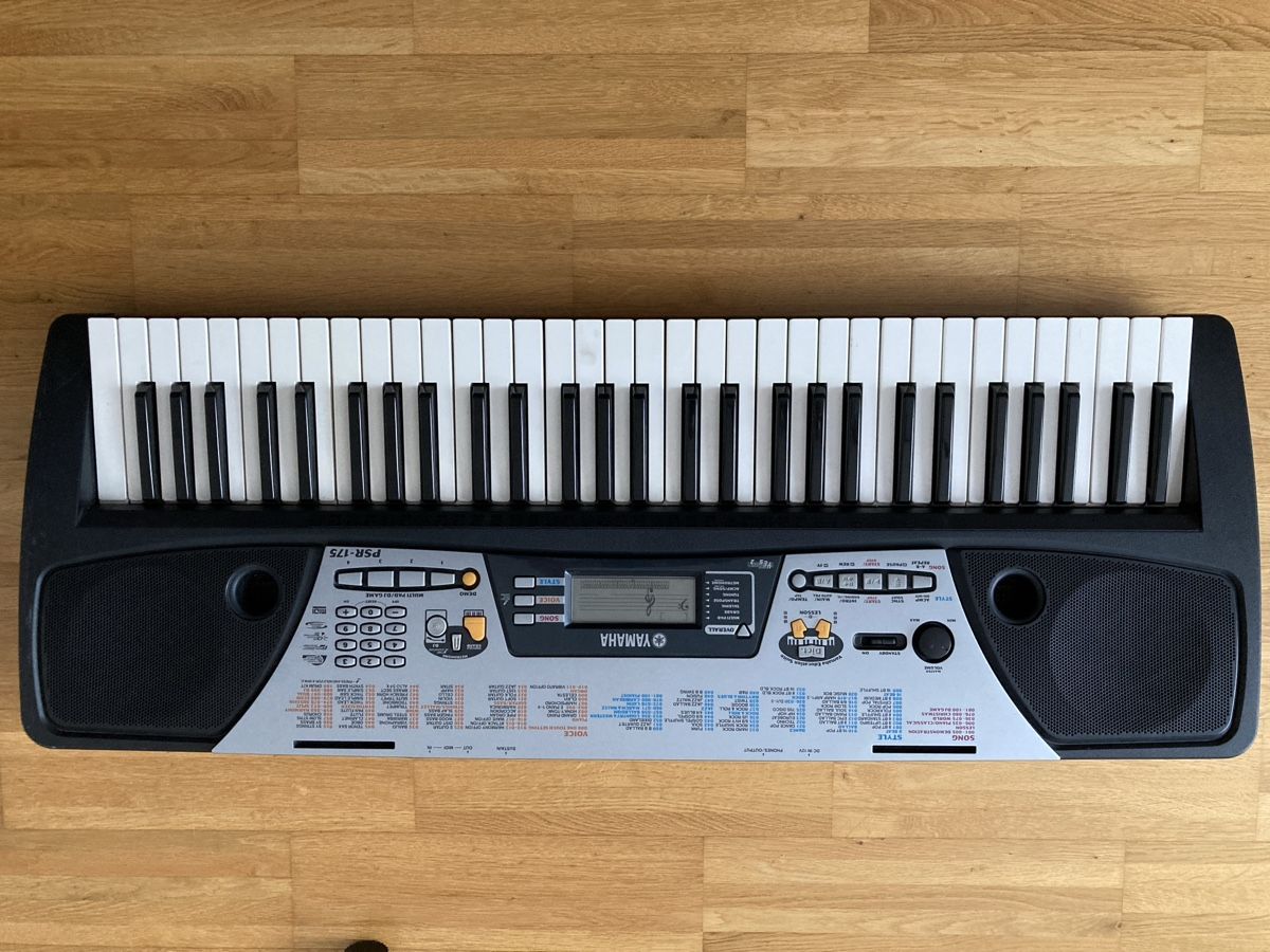 Yamaha Instruments de musique: Keyboard Yamaha – D'occasion à Wilen b. Wil par ilariia10 2