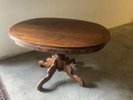 Tisch Nussbaum