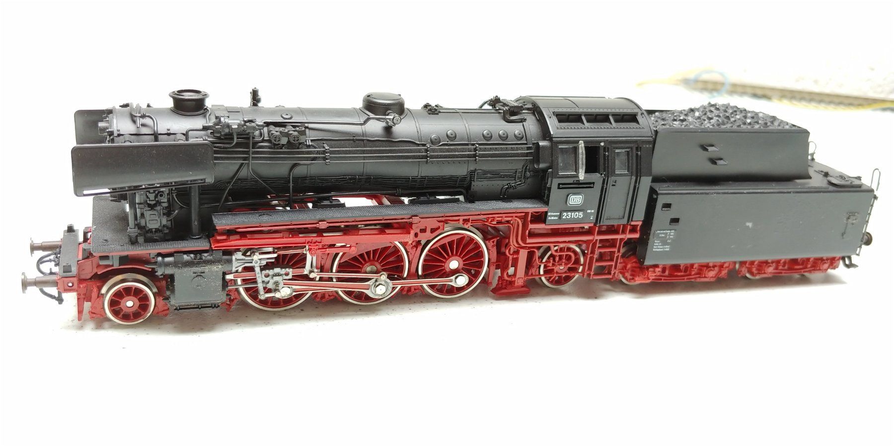 Roco Modellini di ferrovie: Roco Dampflok 23105 mit Figur/Raucheinsatz – Usato da Waltenschwil venduto da Ardnas007 1