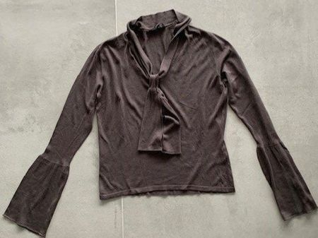 Top en 100% soie gris foncé de la marque Gucci (Taille M)