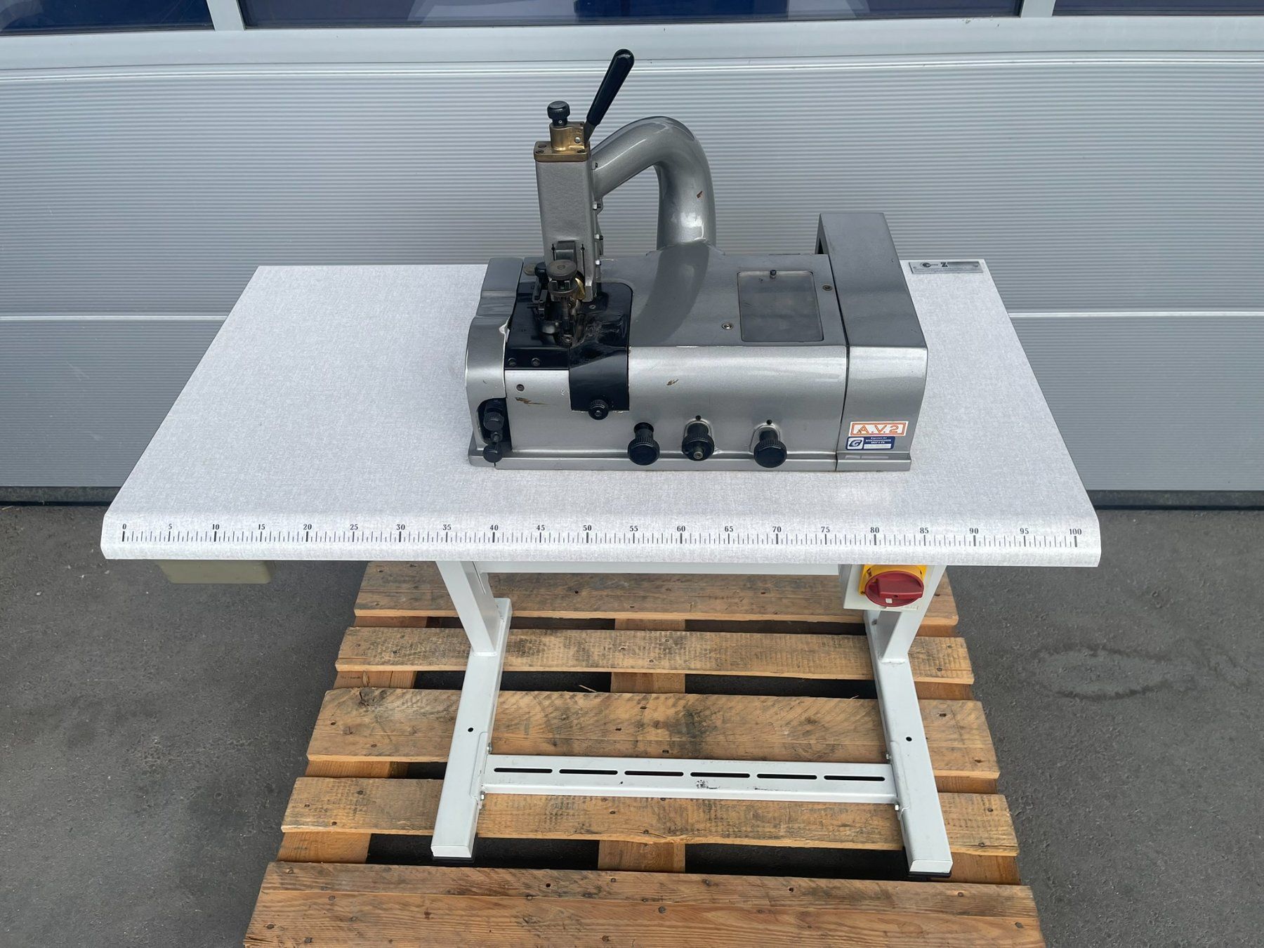 Alle Maschinen: Lederschärfmaschine / Schärfmaschine AV2 – Gebraucht aus Münchwilen TG von IntoMotion_GmbH 1