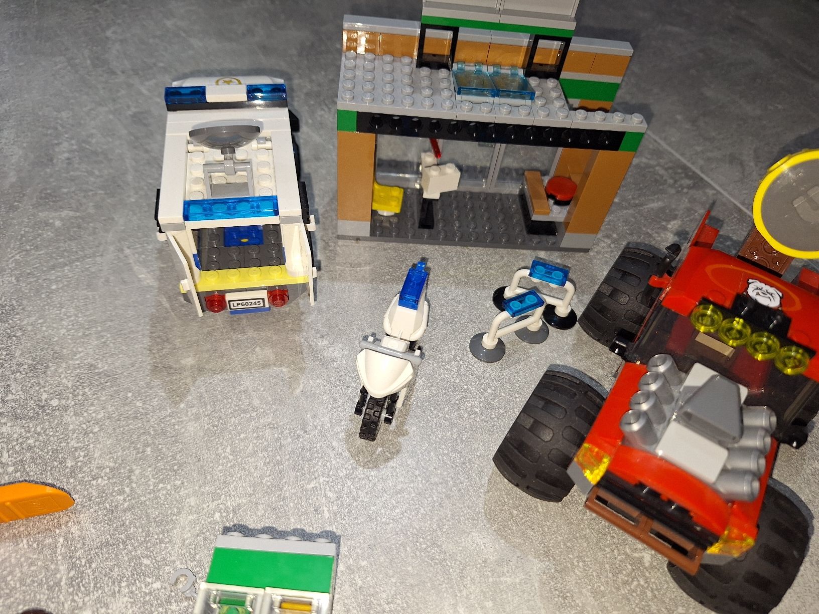 Lego Giocattoli: Lego 60245 Raubüberfall mit dem Monstertruck – Usato da Egerkingen venduto da Niceli1 4