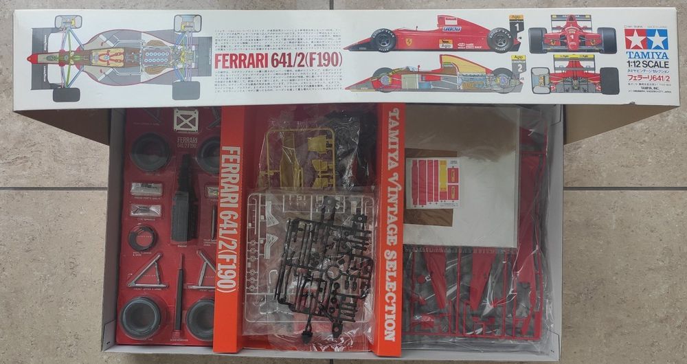 Tamiya 12027 / Ferrari 641/2 (F1 90) in 1:12 & div. Zubehör 