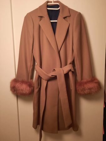 NEU Damenmantel Zara Grösse M mit Fellbesatz aus Barcelona