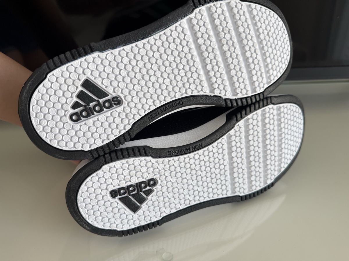 Adidas Chaussures garçon: Adidas sneakers 34 boy – Neuf (Voir description) à Châtelaine par Veradat 2