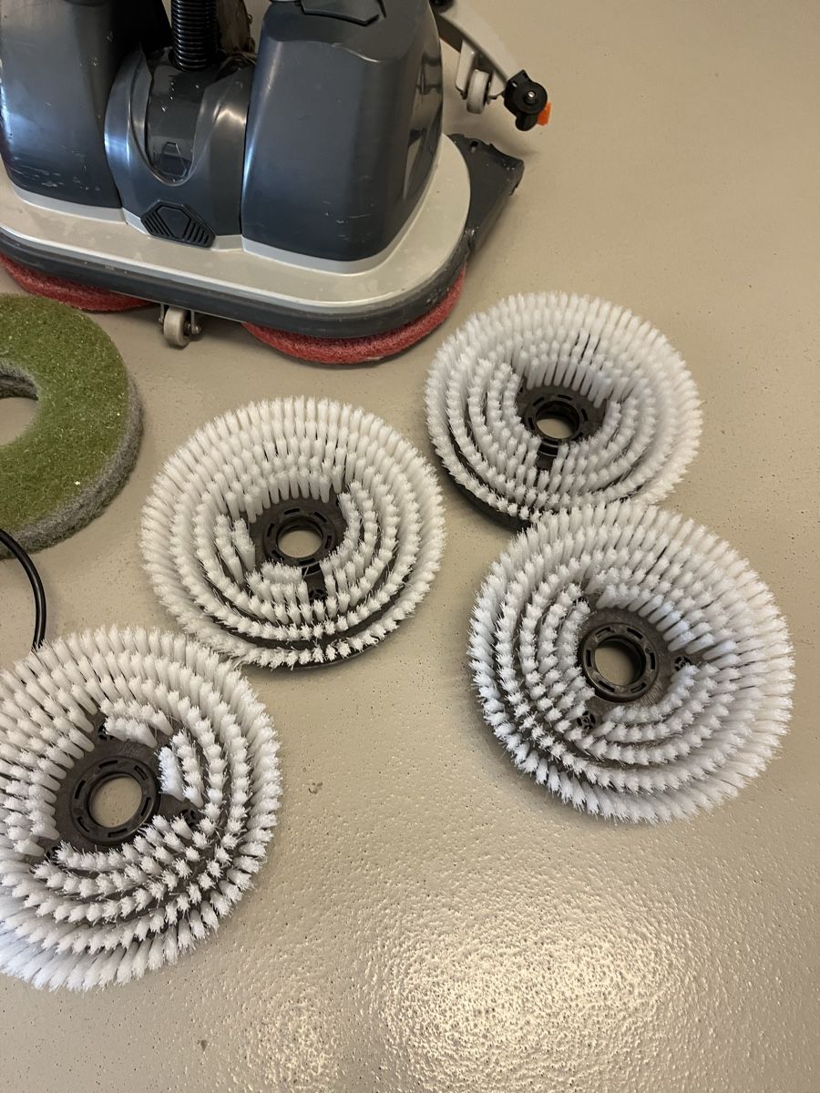 Tutte le macchine:  TASKI Swingo 250 micro mit  defekt – Difettoso da Rüti ZH venduto da Walti0 2