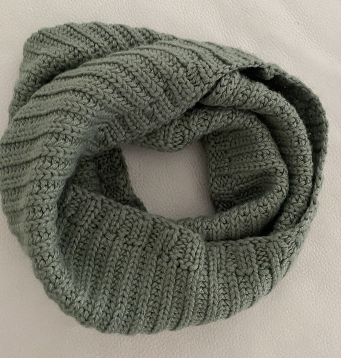 Tommy Hilfiger Foulard & Sciarpe: Tommy Hilfiger Loop – Usato da Opfikon venduto da Luis144 2