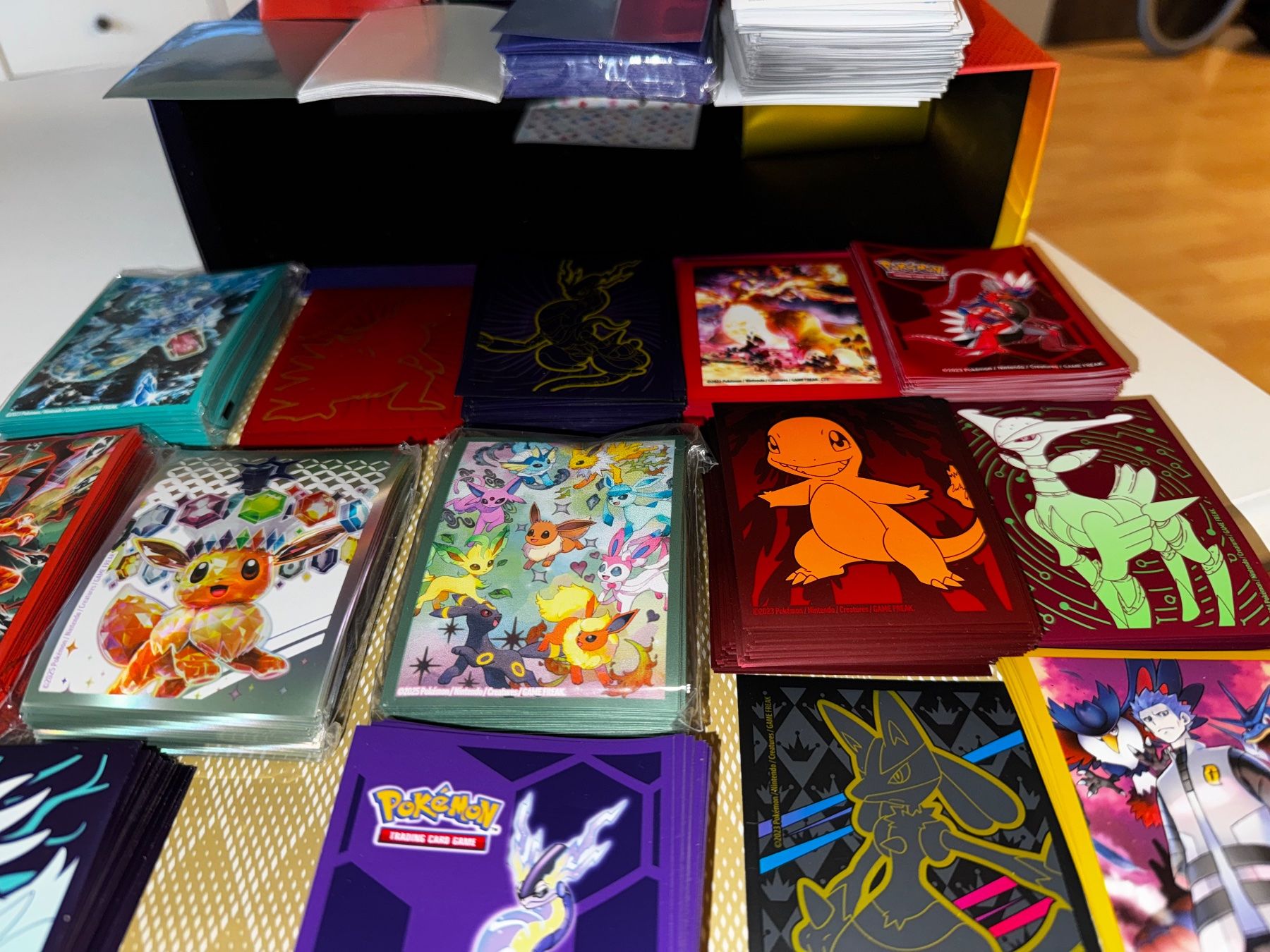 Carte collezionabili: Pokemon Kartenhüllen Set Diverse Designs gebraucht – Usato da Schlieren venduto da Tattoo7 1