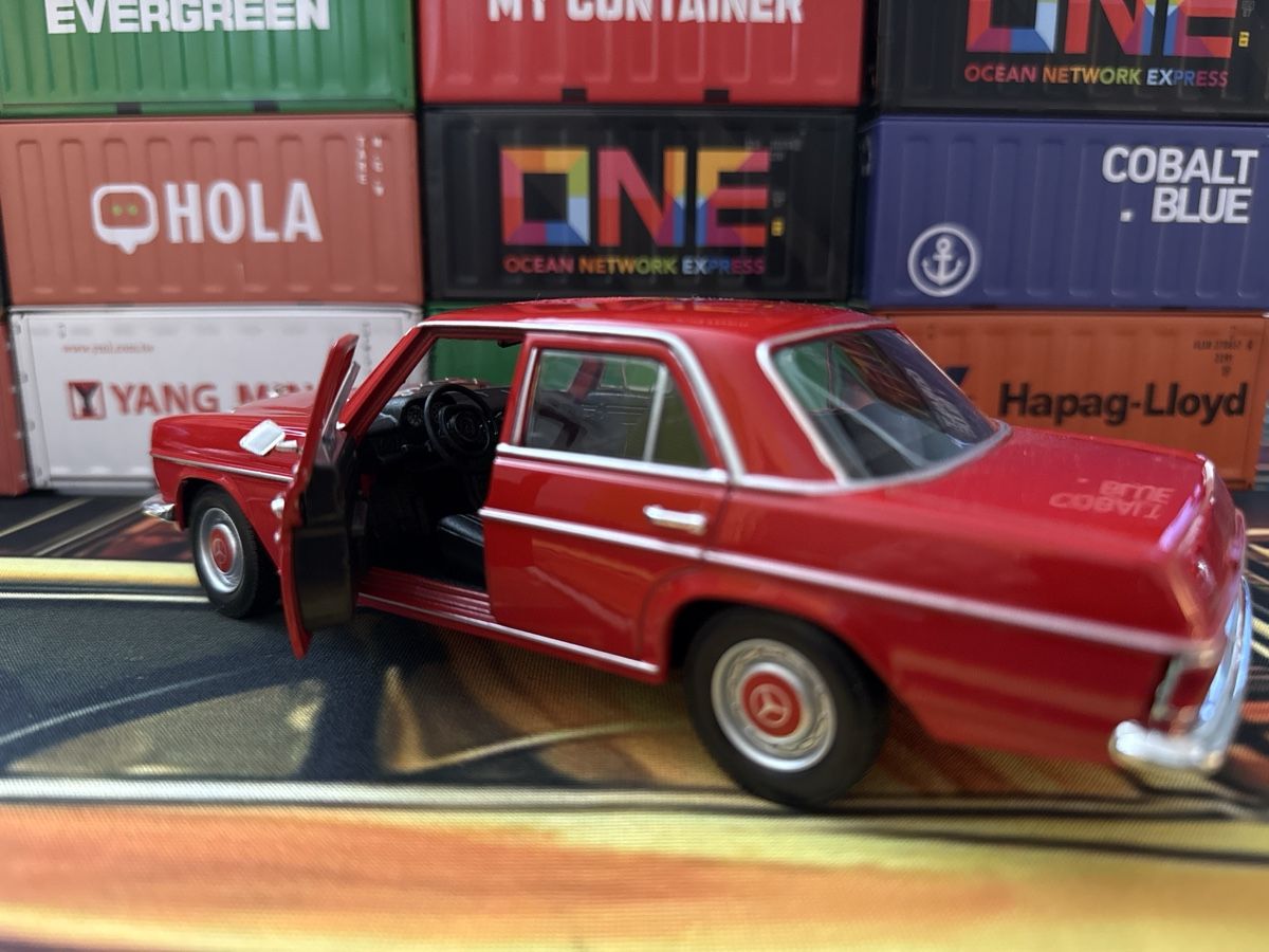 Mercedes-Benz Modellautos: Mercedes-Benz 220 – Neu (gemäss Beschreibung) aus Basel von Zomeg 1