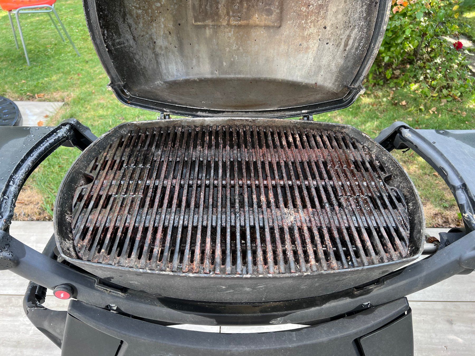 Griglie: Weber Q 220 Gasgrill mit Seitentischen – Usato da Bonstetten venduto da Cornelia7 3