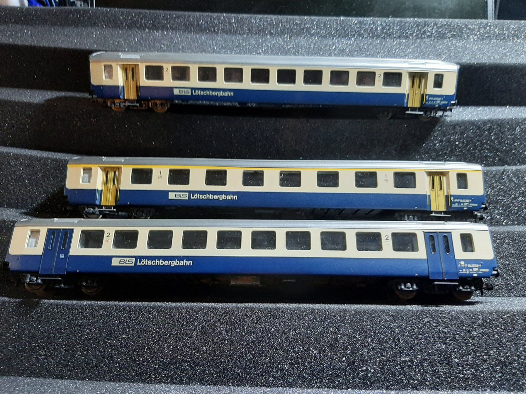 Lima Modellini di ferrovie: LIMA BLS LOTSCHBERGBAHN – Usato da Avully venduto da RIVALIS
