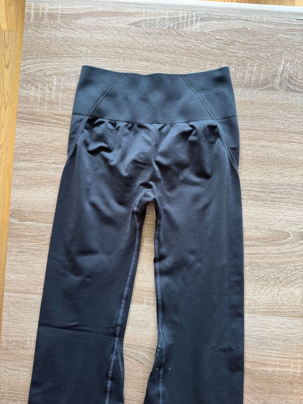 Leggings: Oner Active EFFORTLESSLIFT™ SEAMLESS FLARED BOTTOMS - S – Nuovo (secondo la descrizione) da Zürich venduto da SNovo 1