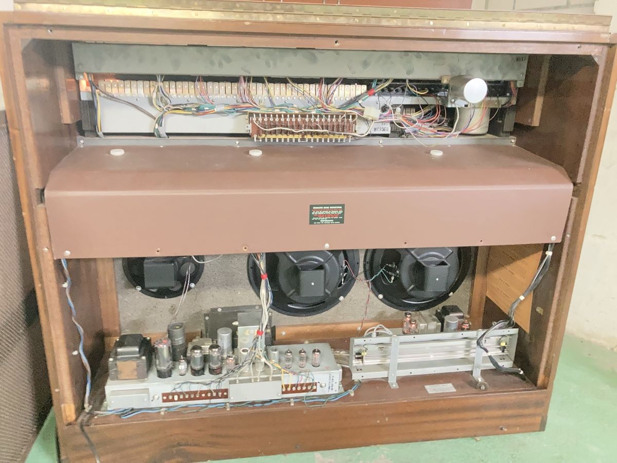 Hammond Strumenti musicali: Hammond Orgel M 100 – Usato da Zürich venduto da anorg 5