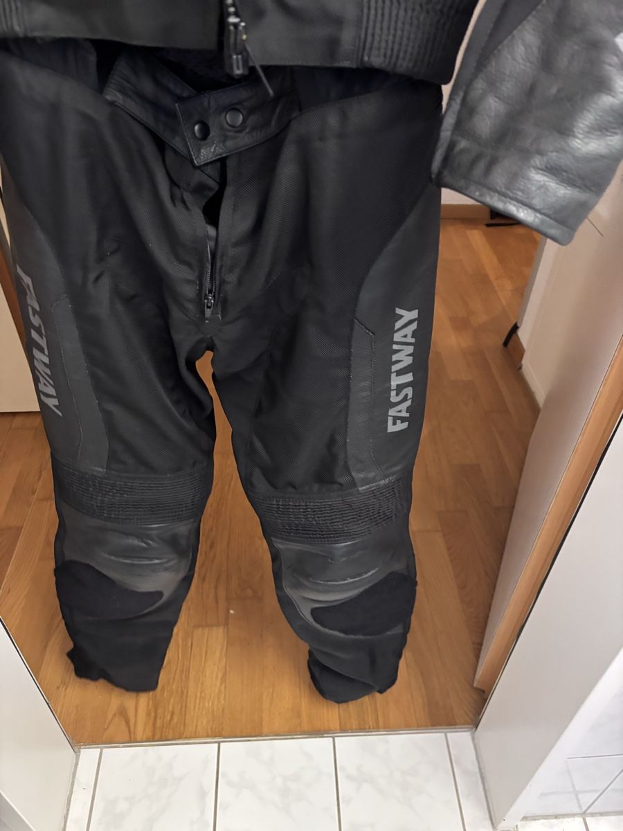 Kleiderpakete: T-2201 Leder-/Textilkombi Fastway – Gebraucht aus Winkel von Fetka 2