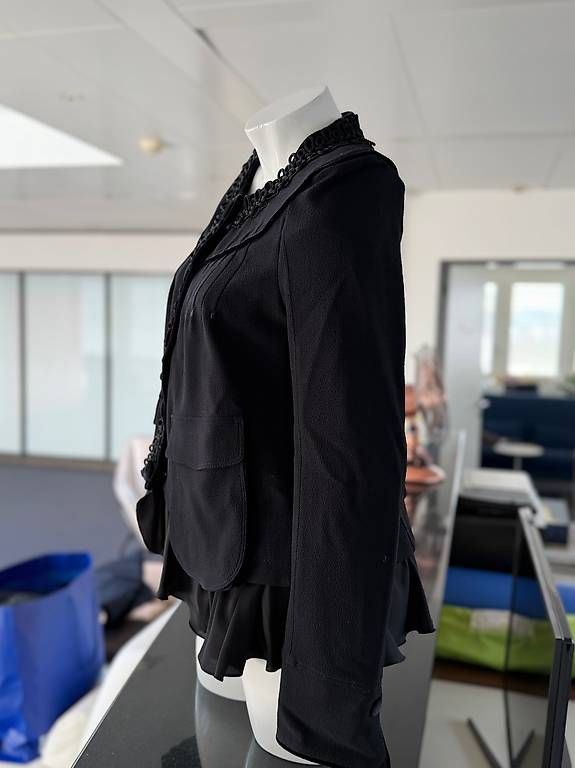 Vestes: Jacke von HIGH  Gr. 38  – D'occasion à Steinhausen par deikoon 1