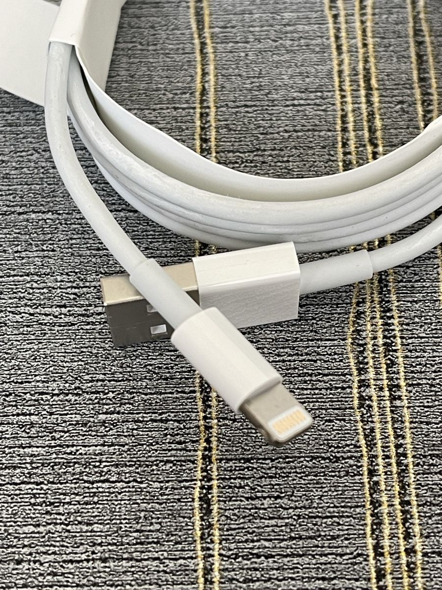 Apple Kabel: Apple Lightning to USB Cable  NEW – Neu (gemäss Beschreibung) aus Bussigny von Dali430 1